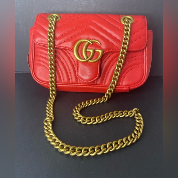Gucci GG Marmont shoulder bag in deep red matelassé chevron nappa leather. - Picture 8 of 17